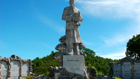 Hải Thượng Lãn Ông Lê Hữu Trác - Đại Danh Y của YHCT Việt Nam